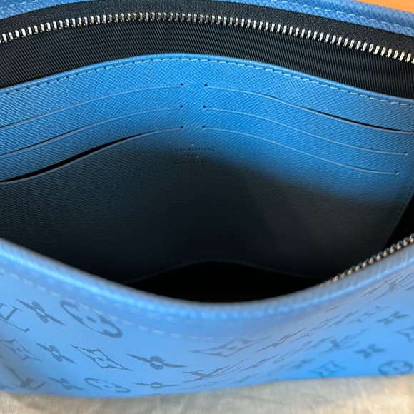 Authentic Louis Vuitton Pochette Voyage MM limited edition 2021 - Picture 6 of 16